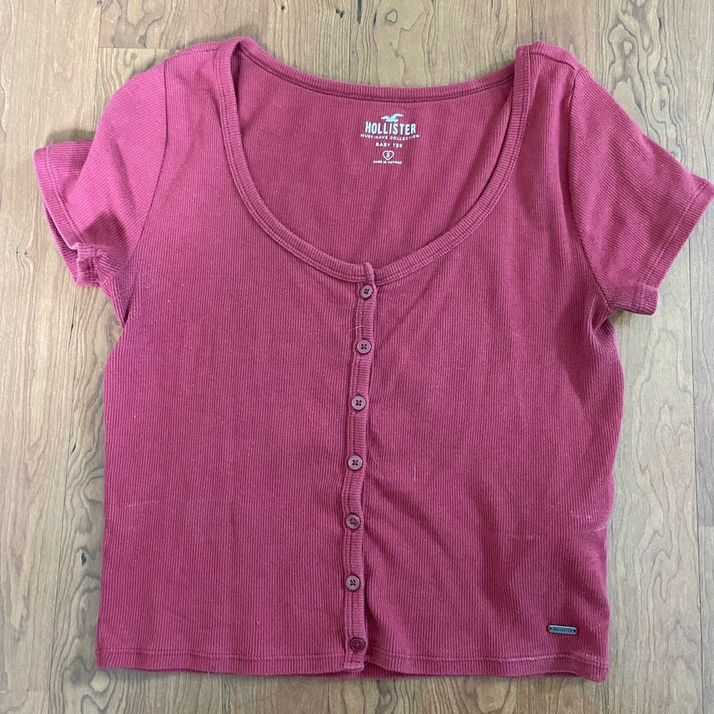 Hollister baby tee